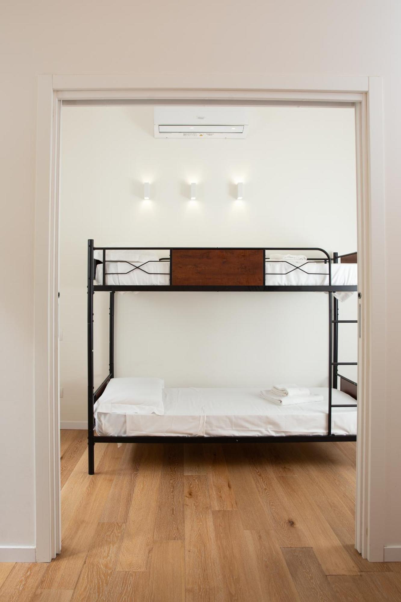 Klimt Central Station - Two Room Apartment 米兰 外观 照片
