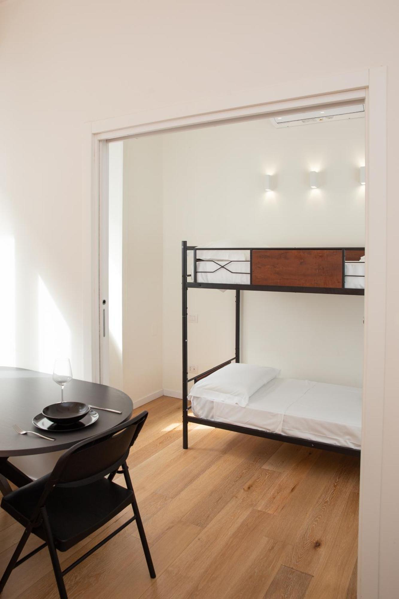 Klimt Central Station - Two Room Apartment 米兰 外观 照片